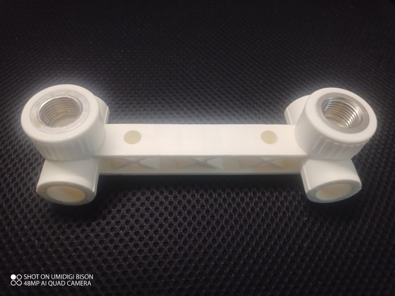 Тройник 2-ой на планке 20х1/2 PP-R 