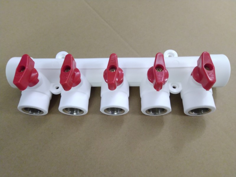 Коллектор 32*1/2 внутр. рез. на 5 выходов с кранами PP-R 